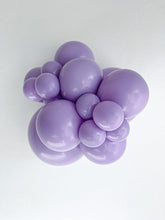 Load image into Gallery viewer, 10082 Tuftex Blossom 11&quot; Round (100ct)
