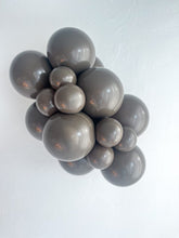 Load image into Gallery viewer, 10042 Tuftex Cocoa 11&quot; Round (100ct)
