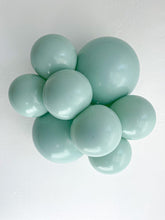 Load image into Gallery viewer, 36097 Tuftex Empower-Mint 36&quot; Round (1ct)
