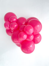 Load image into Gallery viewer, 24029 Tuftex Hot Pink 24&quot; Round (25ct)
