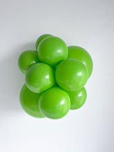Load image into Gallery viewer, 17064 Tuftex Lime Green 17&quot; Round (50ct)

