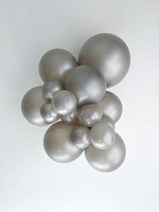 17032 Tuftex Metallic Silver 17" Round (50ct)