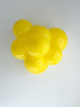 Load image into Gallery viewer, 36009 Tuftex Yellow 36&quot; Round (10ct)
